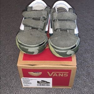 Vans boy shoes size 4